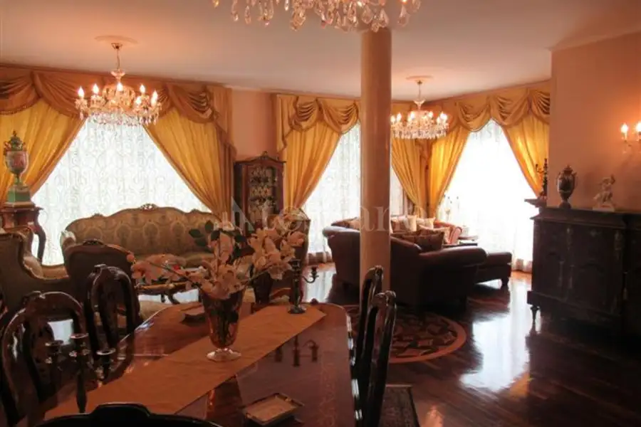 Villa in vendita di 350 mq a €1.890.000 (rif. 98/2024)
