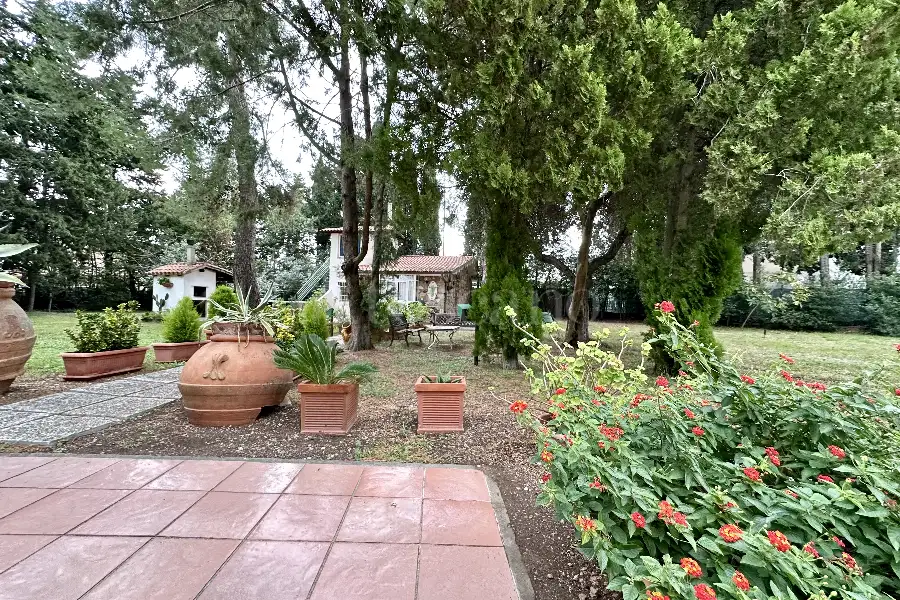 Casale in vendita di 200 mq a €790.000 (rif. 22/2025)