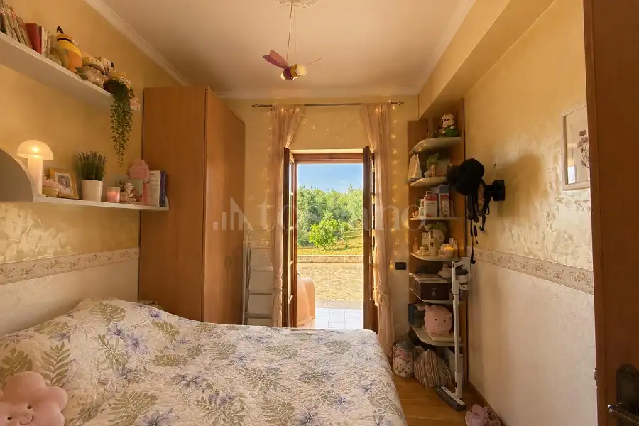 Villa in vendita di 920 mq a €899.000 (rif. 48/2026)