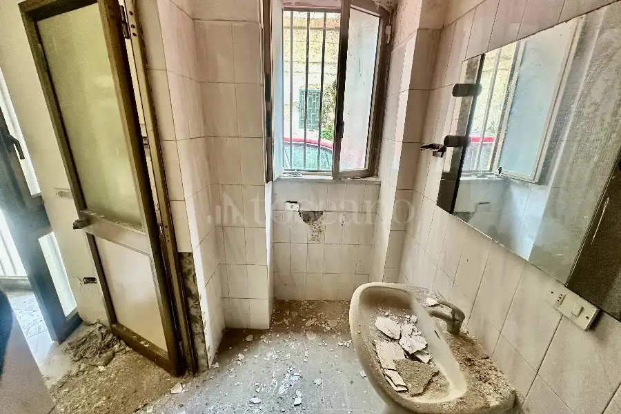Negozio in vendita di 120 mq a €159.000 (rif. 4/2026)