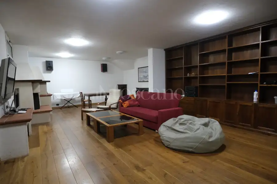 Casa in vendita di 215 mq a €379.000 (rif. 49/2026)
