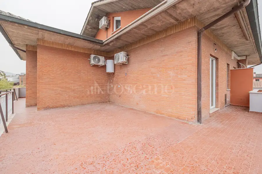 Attico in vendita di 80 mq a €248.000 (rif. 12/2026)