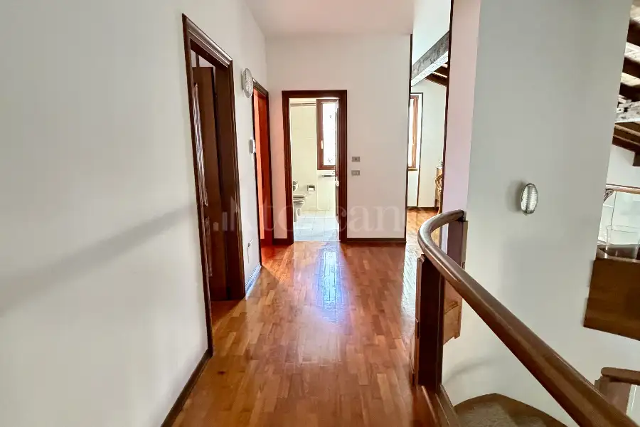 Villa in vendita di 400 mq a €870.000 (rif. 13/2026)