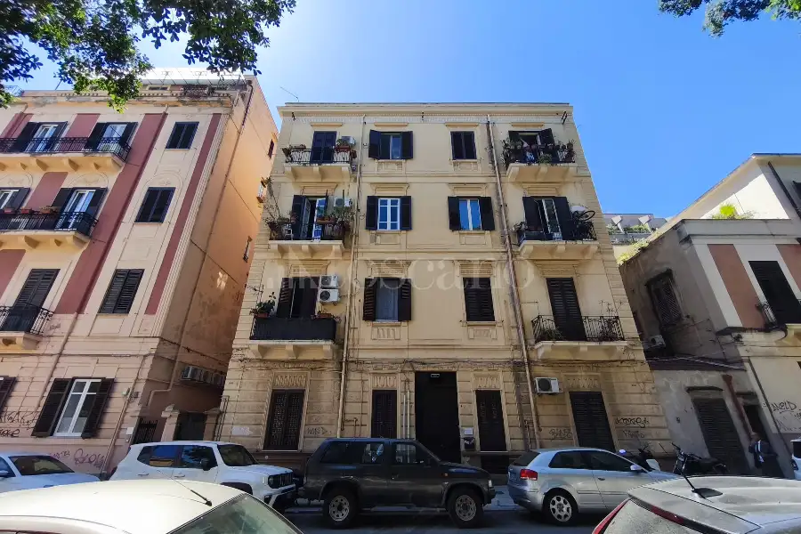 Palazzo in vendita di 1.500 mq a €2.200.000 (rif. 65/2026)