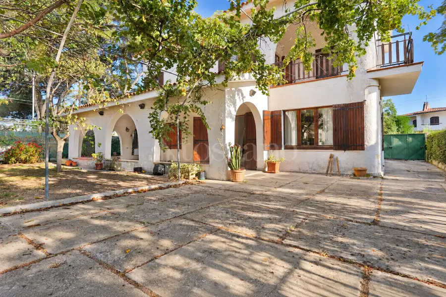 Villa in vendita di 330 mq a €1.150.000 (rif. 33/2026)