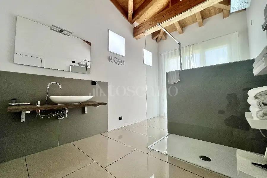 Villa in vendita di 750 mq a €1.500.000 (rif. 36/2024)