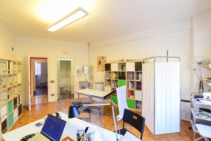 Ufficio in affitto di 85 mq a €1.300 (rif. 54/2025)