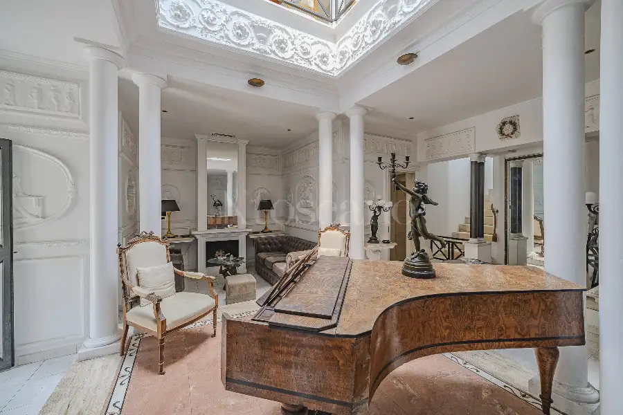 Villa in vendita di 210 mq a €980.000 (rif. 50/2026)
