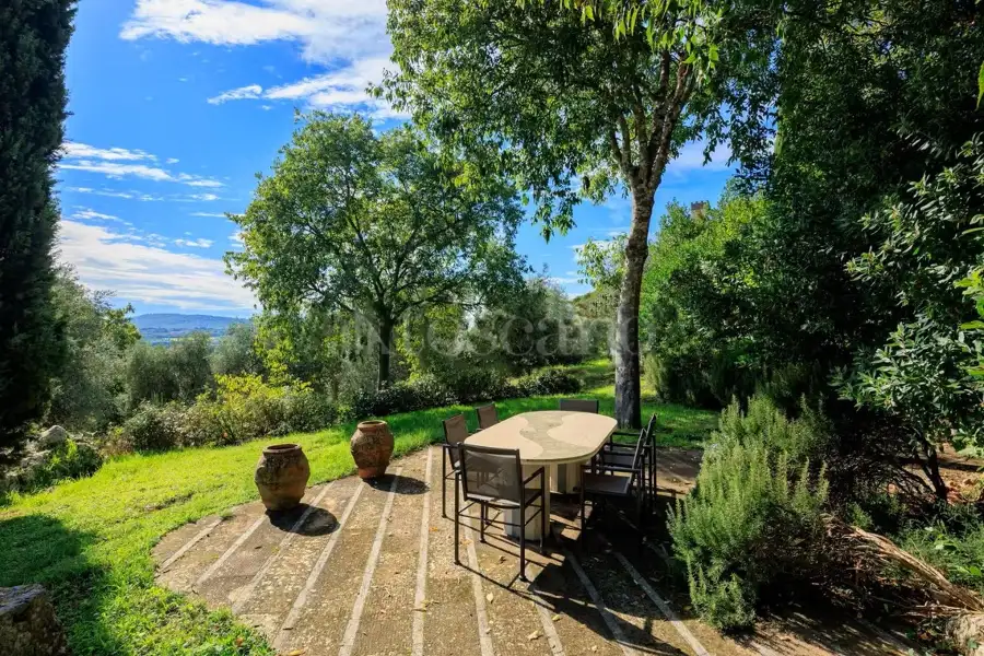 Villa in vendita di 300 mq a €1.450.000 (rif. 40/2025)