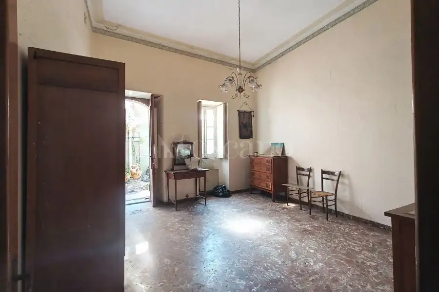 Casa Indipendente in vendita di 416 mq a €298.000 (rif. 174/2026)