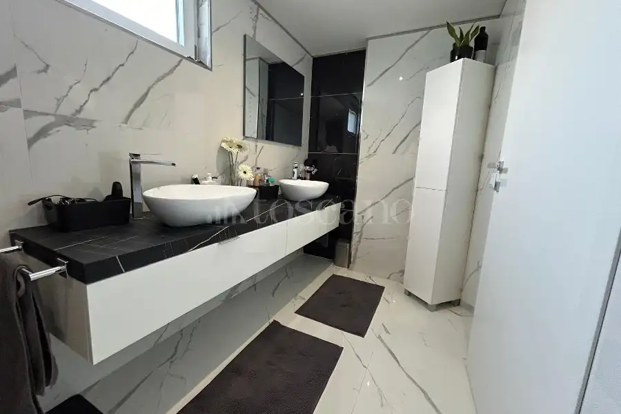 Villa in vendita di 180 mq a €599.000 (rif. 11/2026)