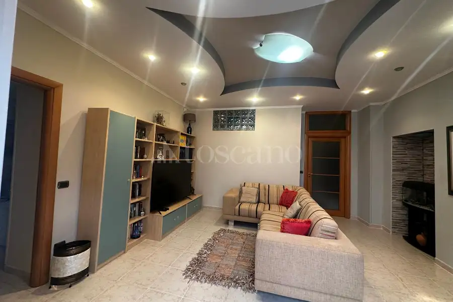 Casa Indipendente in vendita di 250 mq a €250.000 (rif. 92/2026)
