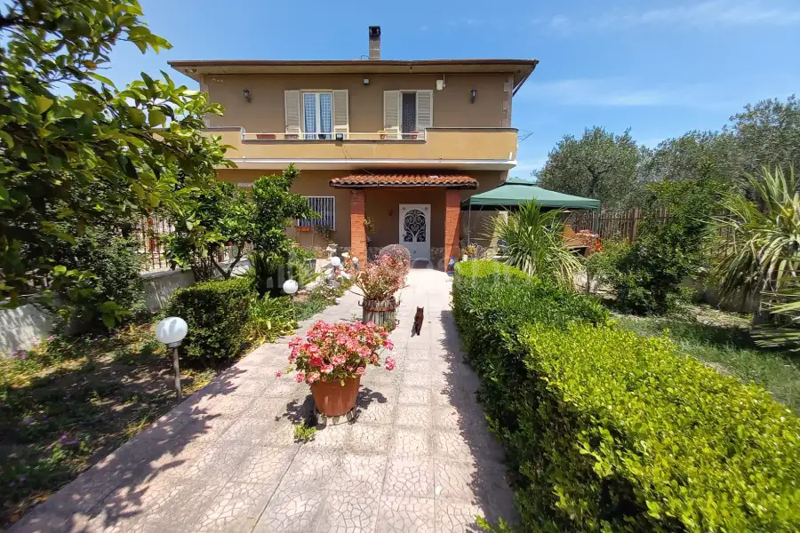 Villa Bifamiliare in vendita di 120 mq a €235.000 (rif. 26/2024)