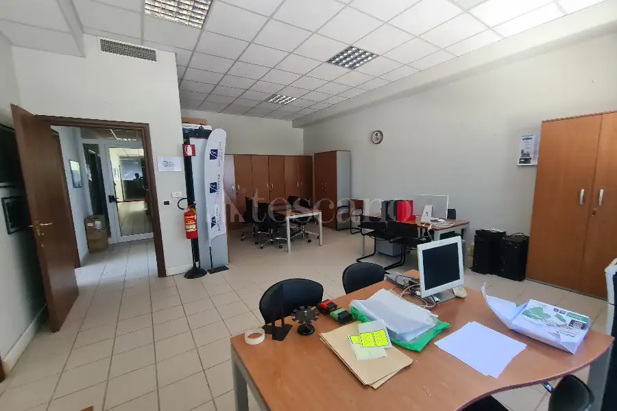 Ufficio in affitto di 15 mq a €350 (rif. 60/2026)