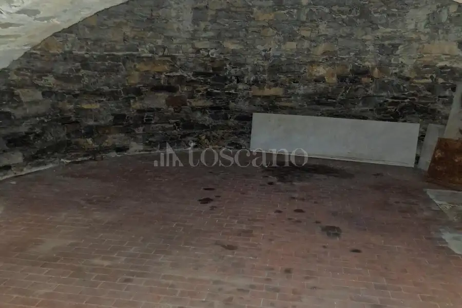 Negozio in vendita di 1.679 mq trattativa riservata (rif. 19/2026)