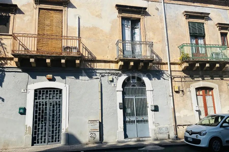 Palazzo in vendita di 433 mq a €468.000 (rif. 112/2026)