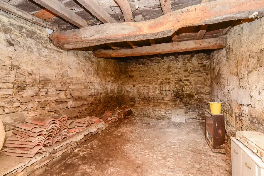 Palazzo in vendita di 250 mq a €248.000 (rif. 30/2025)