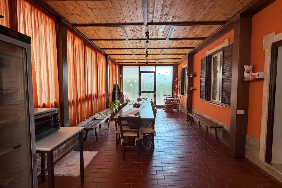 Casa in vendita di 290 mq a €849.000 (rif. 23/2026)