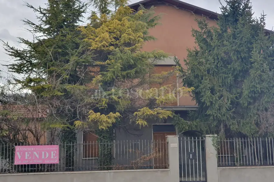 Casa Indipendente in vendita di 460 mq a €220.000 (rif. 31/2024)