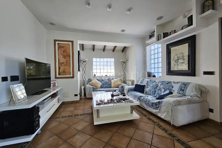 Villa Bifamiliare in vendita di 150 mq a €250.000 (rif. 91/2025)