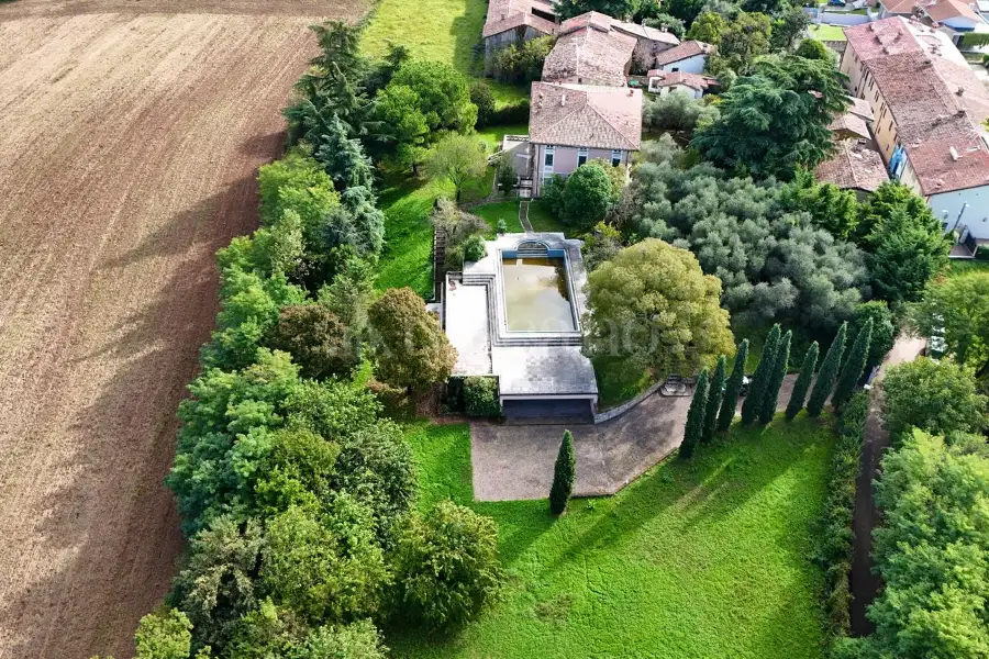 Villa in vendita di 870 mq a €729.000 (rif. 28/2024)