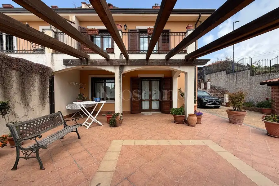 Villa Bifamiliare in vendita di 182 mq a €379.000 (rif. 75/2026)