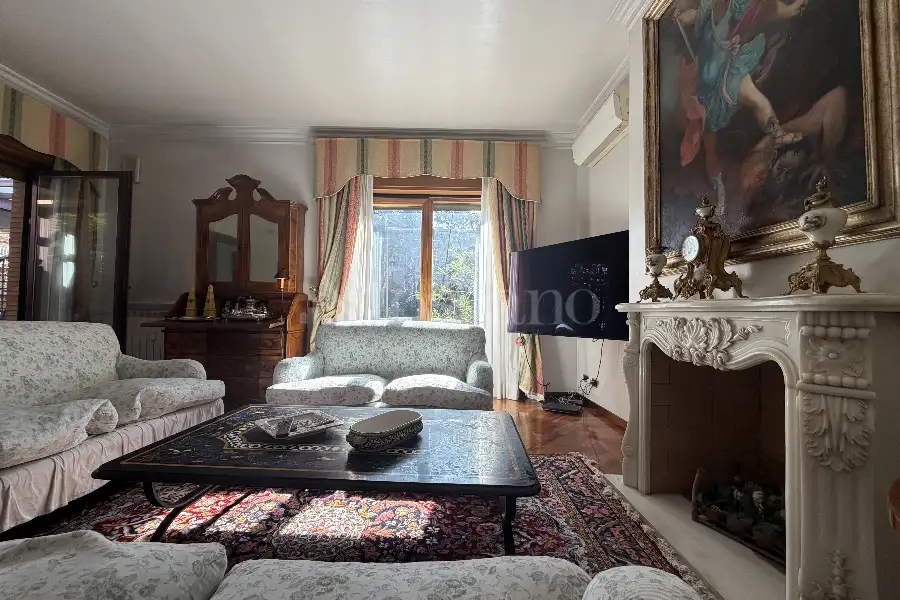 Attico in vendita di 250 mq a €990.000 (rif. 6/2026)