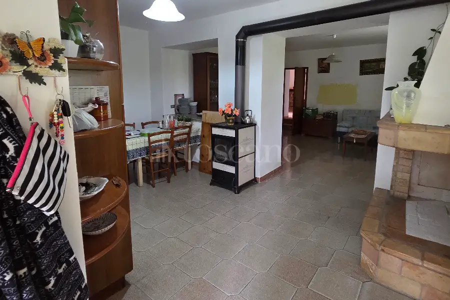 Casa Indipendente in vendita di 330 mq a €110.000 (rif. 35/2025)
