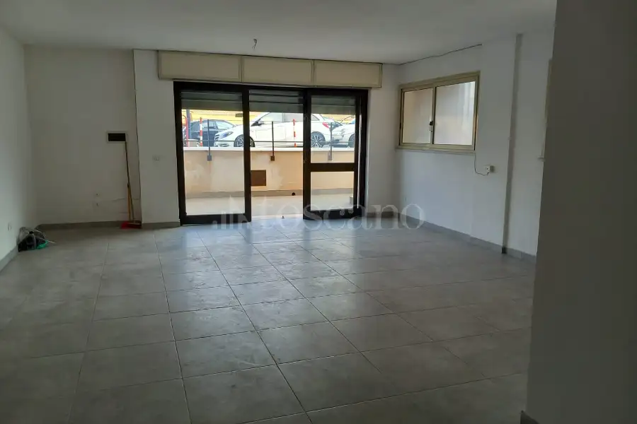 Negozio in vendita di 63 mq a €99.000 (rif. 15/2026)