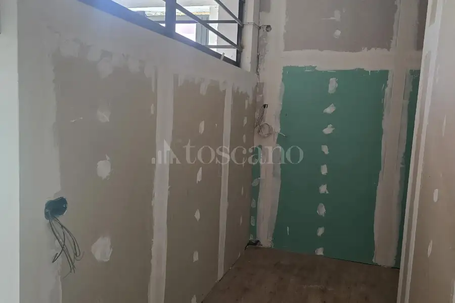 Negozio in affitto di 95 mq a €850 (rif. 55/2025)