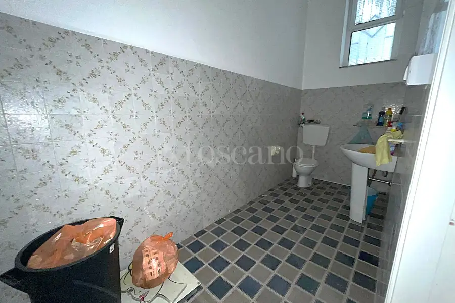 Negozio in affitto di 90 mq a €680 (rif. 56/2025)