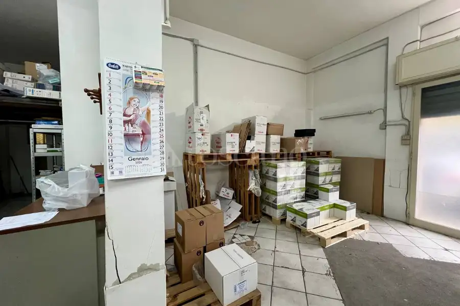Negozio in vendita di 53 mq a €45.000 (rif. 38/2026)