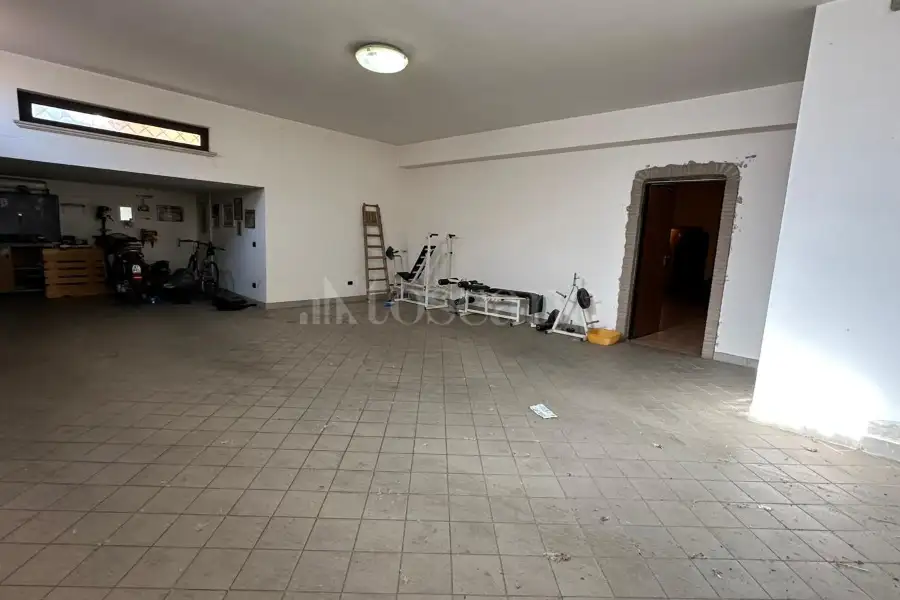 Villa in vendita di 370 mq a €890.000 (rif. 3/2026)