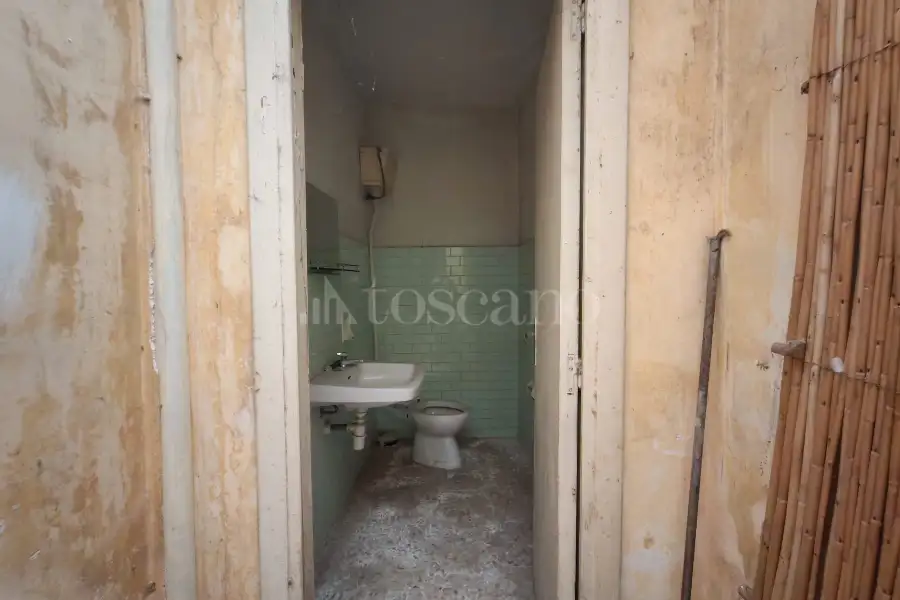 Box in vendita di 174 mq a €165.000 (rif. 53/2025)