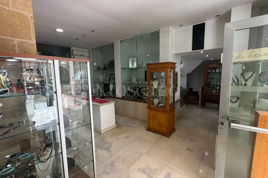 Negozio in vendita di 92 mq a €235.000 (rif. 66/2025)