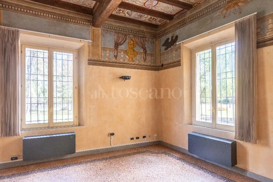Villa in vendita di 2.660 mq a €950.000 (rif. 43/2025)