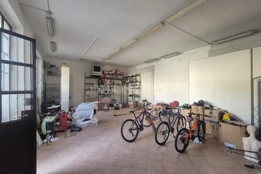 Magazzino in vendita di 135 mq a €150.000 (rif. 3/2026)