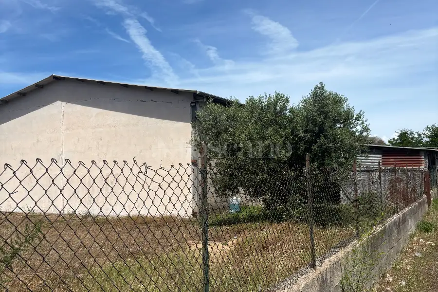 Capannone in vendita di 300 mq a €200.000 (rif. 7/2026)