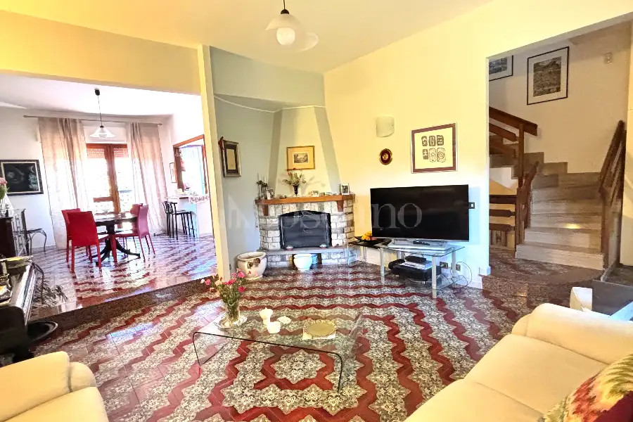 Villa Bifamiliare in vendita di 190 mq a €329.000 (rif. 18/2026)