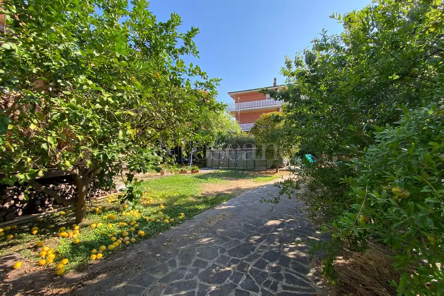 Villa Bifamiliare in vendita di 220 mq a €665.000 (rif. 44/2025)