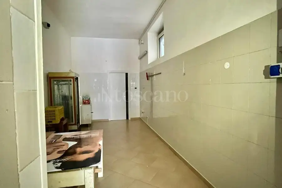 Negozio in affitto di 50 mq a €450 (rif. 84/2026)