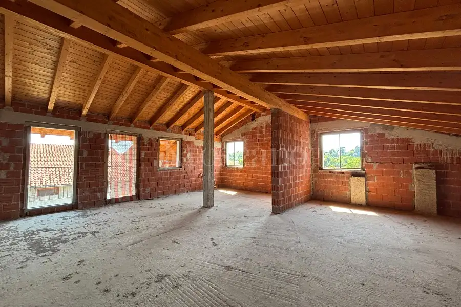 Casale in vendita di 840 mq a €650.000 (rif. 38/2026)