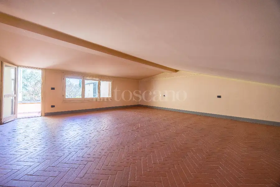 Villa in vendita di 2.660 mq a €950.000 (rif. 43/2025)