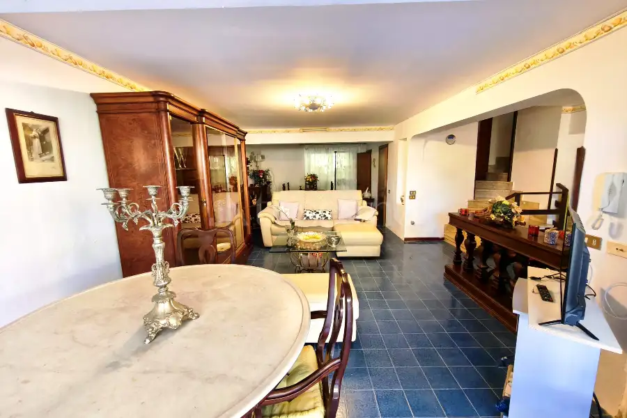 Villa in vendita di 245 mq a €610.000 (rif. 34/2026)