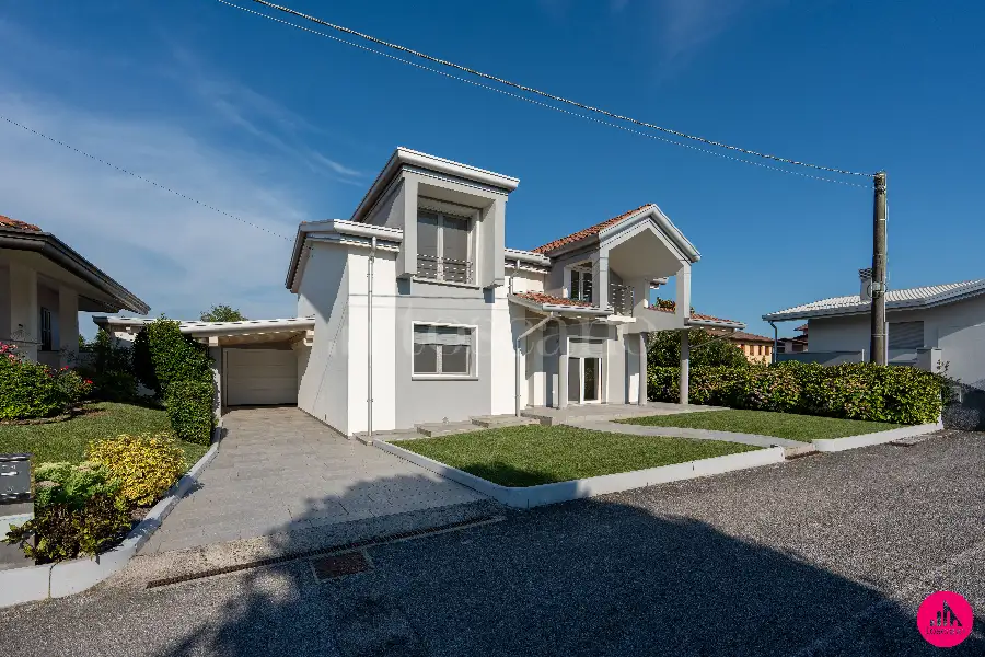 Villa in vendita di 185 mq a €469.000 (rif. 126/2026)