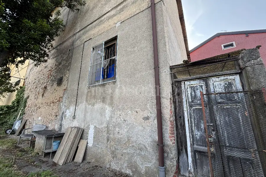 Magazzino in vendita di 120 mq a €75.000 (rif. 25/2026)