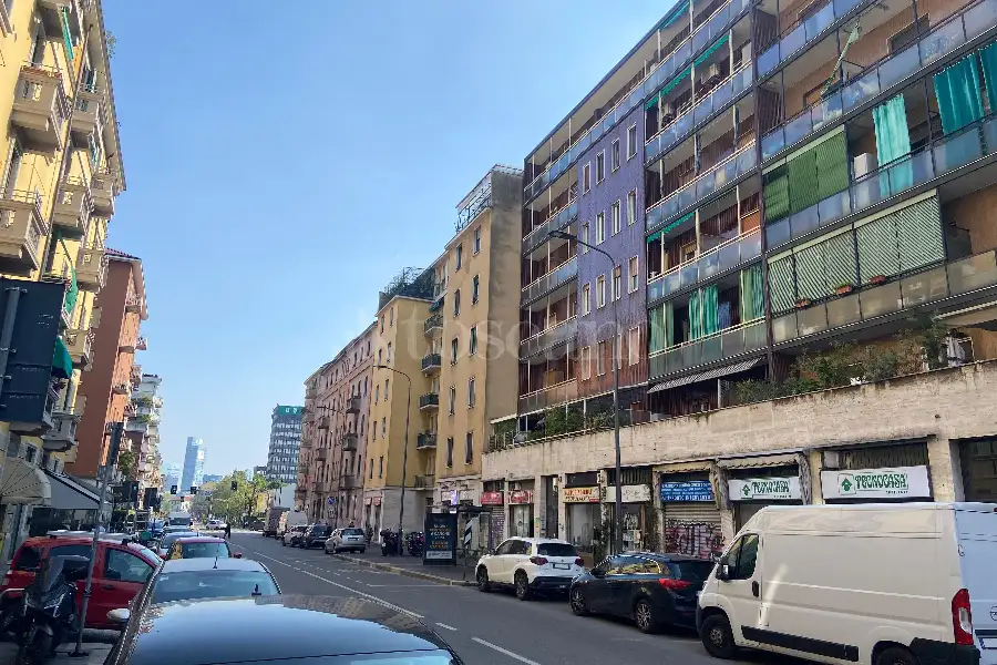 Negozio in affitto di 50 mq a €850 (rif. 3/2026)