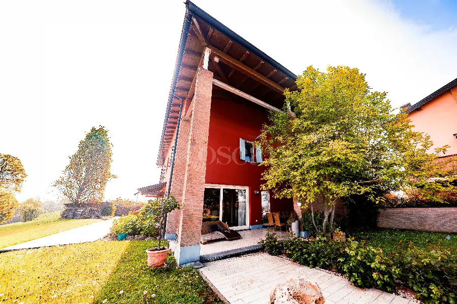 Casa Indipendente in vendita di 340 mq a €1.490.000 (rif. 24/2026)