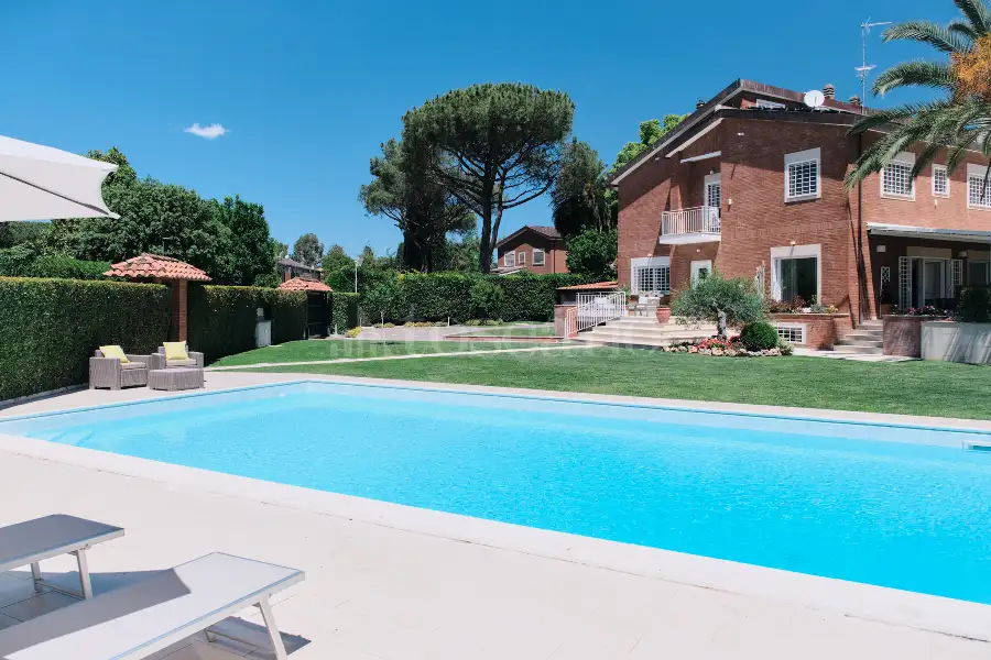 Villa Bifamiliare in vendita di 510 mq a €1.850.000 (rif. 30/2026)