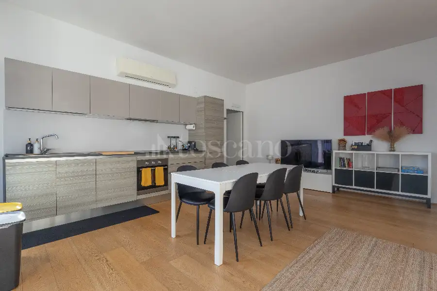 Attico in vendita di 200 mq a €695.000 (rif. 126/2025)